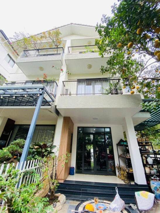 Bán BT tại Vinhomes Thăng Long, 44,5 tỷ, 200m, 4 tầng. Phong cách cổ điển sang trọng