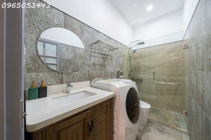 Cho thuê CHCC Nam Ngư 65m2, 2PN, 1WC, bếp riêng biệt, thang máy vào từng tầng, full đồ nội thất