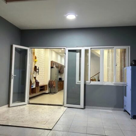 Cho thuê nhà Mega Village Khang Điền, Q9, DTSD 155m2, 3 PN, nội thất cơ bản, 13.5tr.tháng