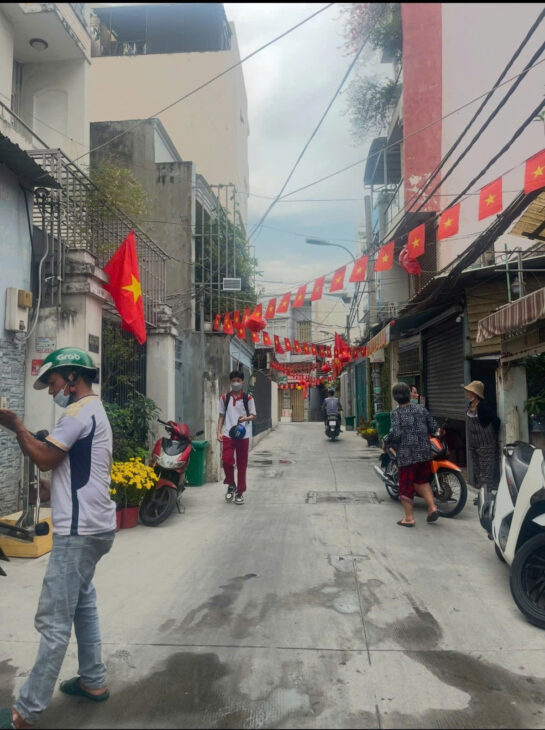 Bán nhà115m2 hẻm Bùi Văn Ba xe hơi đổ cửa 100m đến chợ chỉ nhỉnh 8 tỷ