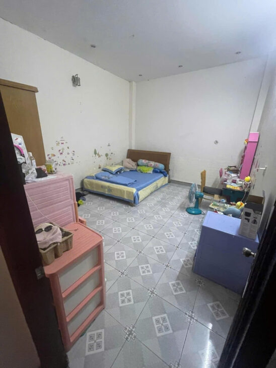 Bán nhà115m2 hẻm Bùi Văn Ba xe hơi đổ cửa 100m đến chợ chỉ nhỉnh 8 tỷ