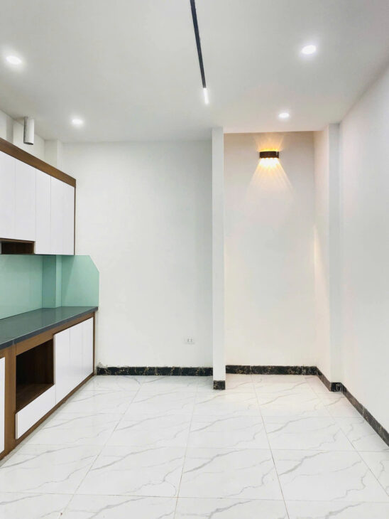 BÁN NHÀ KIM GIANG KIM GIANG 45M 5 TẦNG MT3.6M NHÀ ĐẸP THANG MÁY YÊN TĨNH Ở SƯỚNG 8.1 TỶ