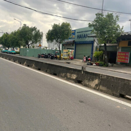 Bán nhà 2 tầng mặt tiền 9x20m giá 35 tỷ Đường Phan Văn Hớn