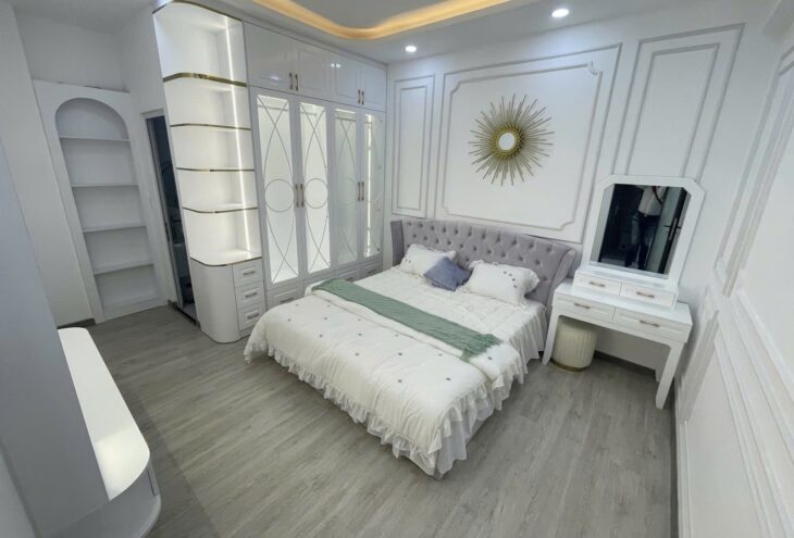 BÁN NHÀ 110m2 bê tông cốt thép,hẻm đường Phạm Hữu Lầu Q.7 sầm uất — GIÁ nhỉnh 9 TỶ