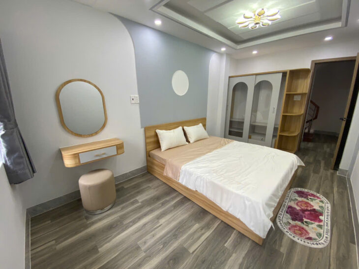 Bán Nhà HXH Phan Xích Long, 5 Tầng 30m2 Chỉ Hơn 7 Tỉ