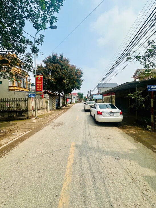 GIÁ CHỈ HƠN 2 TỶ DT 63 M ĐẤT MẶT ĐƯỜNG NHỰA KINH DOANG TẠI ĐƯỜNG 418