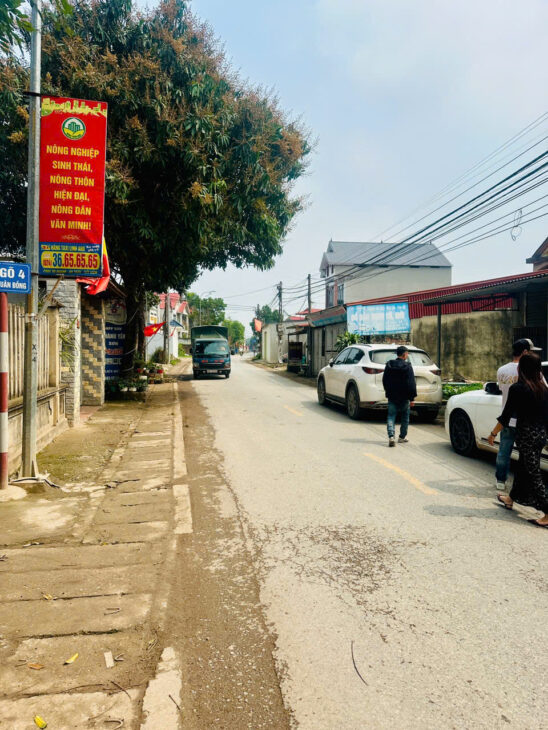 GIÁ CHỈ HƠN 2 TỶ DT 63 M ĐẤT MẶT ĐƯỜNG NHỰA KINH DOANG TẠI ĐƯỜNG 418