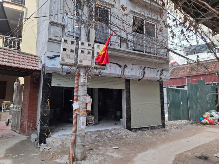 BÁN NHÀ 4 TẦNG , PHƯỢNG CÁCH< QUỐC OAI HÀ NỘI, TRỤC CHÍNH KINH DOANH