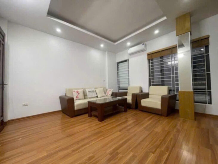 Bán nhà phố Pháo Đài Láng – Nhà mới 5 tầng x 3PN ở ngay – Lô góc 2 thoáng sổ đỏ đẹp