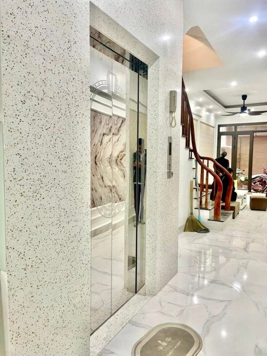 HOÀNG MAI – DÒNG TIỀN – CHDV – Ô TÔ ĐỖ CỬA – THANG MÁY – 8 PHÒNG KHÉP KÍN – 2 MẶT THOÁNG