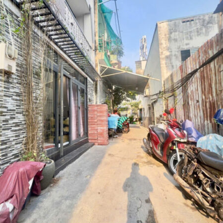 bán nhà hẻm xe tải 427/22 phạm văn đồng p 11 bt trệt lầu 44m giá 5,45 tỉ bán nhà hẻm xe tải 427/22 phạm văn đồng p 11 bt trệt lầu 44m giá 5,45 tỉ