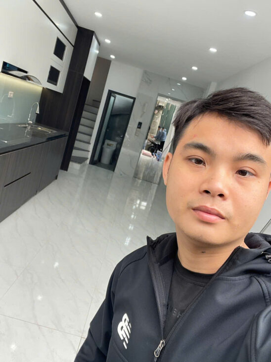 Lạc Long Quân, 28/32m 6 tầng thang máy, ngõ phân lô, ô tô. Chỉ nhỉnh 8 tỷ.