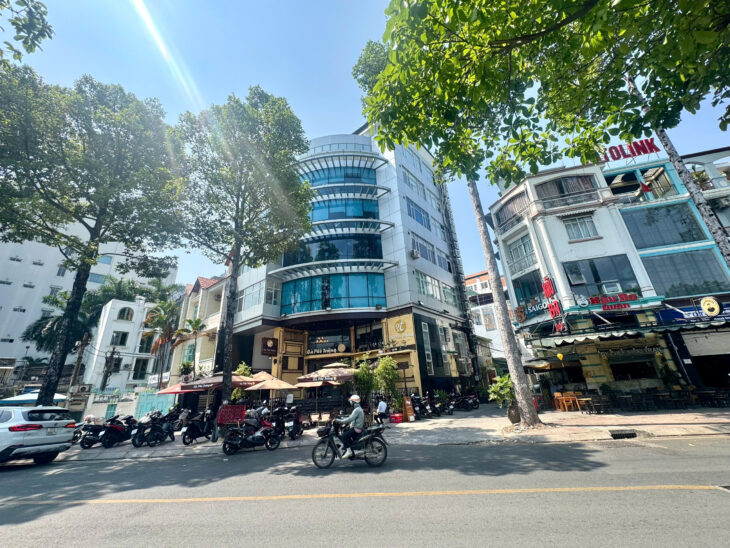 BÁN TÒA NHÀ VĂN PHÒNG NGAY GÓC ĐƯỜNG HOÀNG SA & NGUYỄN VĂN THỦ, ĐAKAOM QUẬN 1