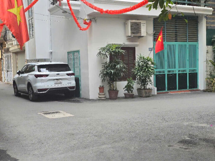 bán nhà Thanh Xuân 48m Hoàng Văn Thái phân lô quân đội, sát ô tô dừng đỗ