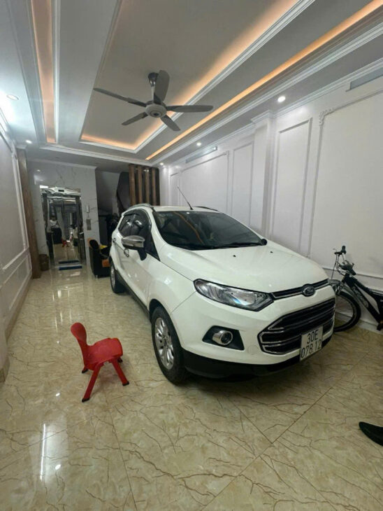 bán nhà Thanh Xuân 40m Nguyễn Ngọc Nại,thang máy, ô tô 16 chỗ vào nhà, khu phân lô,