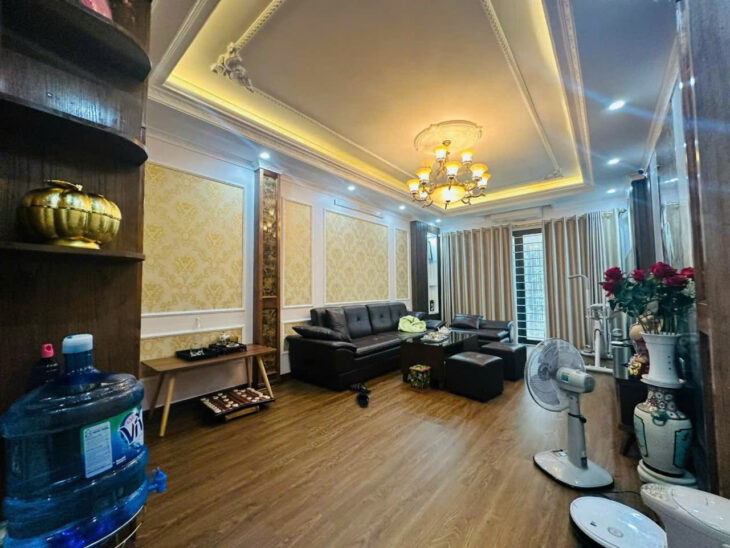 bán nhà Thanh Xuân 40m Nguyễn Ngọc Nại,thang máy, ô tô 16 chỗ vào nhà, khu phân lô,