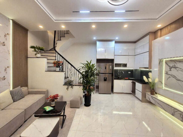 BÁN NHÀ -PHÚC LỢI LONG BIÊN -MỚI XÂY-PHÙ CHO GIA ĐING CÓ NHU CẦU Ở LUÔN
