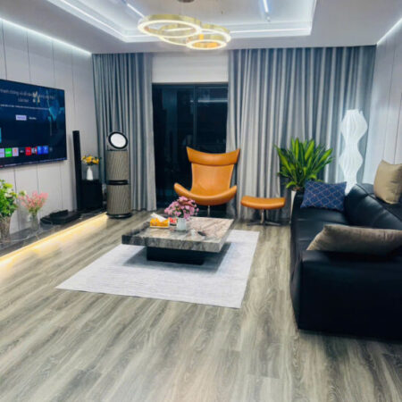 Sky villa 3 ngủ 2 WC 140m2 tòa Diamond Goldmark City nội thất nhập khẩu Châu Âu mới 100% chưa sử