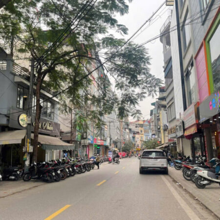 Phố Tôn Thất Tùng Gara ô tô, mặt ngõ thẳng tắp 20m ra phố – 2 thoáng trước sau Phố Tôn Thất Tùng Gara ô tô, mặt ngõ thẳng tắp 20m ra phố – 2 thoáng trước sau