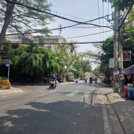 QUẬN 7,87M2 Ngang lớn 6M, Hẻm Xe Hơi,Gần mặt tiền- 5p qua Q1,4 QUẬN 7,87M2 Ngang lớn 6M, Hẻm Xe Hơi,Gần mặt tiền- 5p qua Q1,4