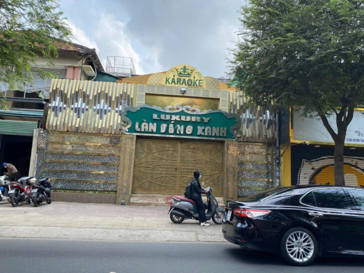 Cho thuê nguyên căn 14 Bà Huyện Thanh Quan, P6, Q3_Giá 230 Triệu