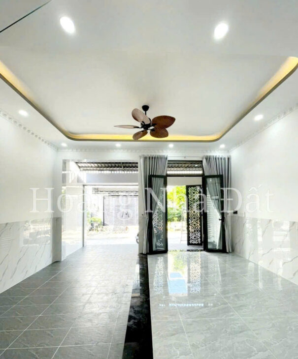 NHÀ PHỐ LÊ VĂN LƯƠNG, 6×13.5M, 4 TẦNG, XE HƠI TRONG NHÀ, 8.2 TỶ