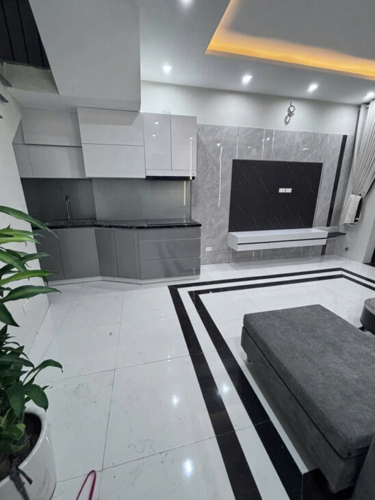 SIÊU PHẨM ĐỘI CẦN – VỊ TRÍ SIÊU ĐỈNH 10M RA MẶT PHỐ- NHÀ ĐẸP Ở NGAY 32m, 4T, mt 4.3m, nhỉnh 8 tỷ