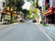 BÁN NHÀ QUẬN 1 , GIÁ RẺ 200m2 , 12m x 16m GIÁ CHỈ 38 TỶ ĐƯỜNG TRƯỚC NHÀ 10m ÔTÔ TRÁNH SÔ HỒNG VUÔNG