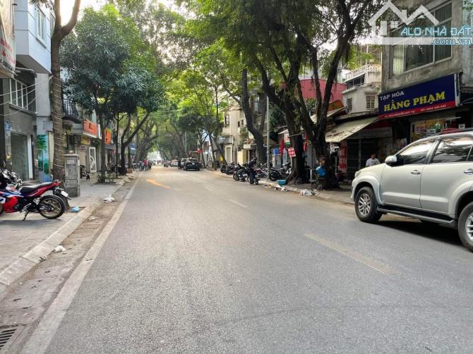 BÁN NHÀ QUẬN 1 , GIÁ RẺ 200m2 , 12m x 16m GIÁ CHỈ 38 TỶ ĐƯỜNG TRƯỚC NHÀ 10m ÔTÔ TRÁNH SÔ HỒNG VUÔNG
