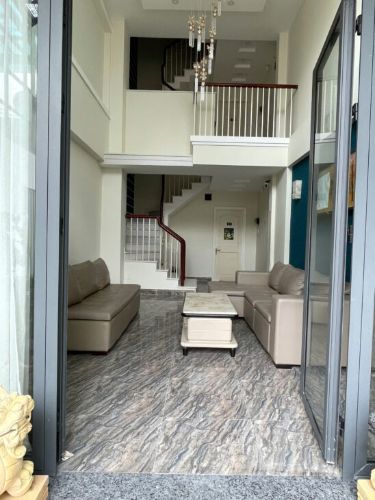 CHO THUÊ NHÀ CHDV hẻm NGUYỄN KHOÁI, Q.4, TP. HCM – 46M2, 5 TẦNG, 8PN, 8WC – 44 TRIỆU/THÁNG