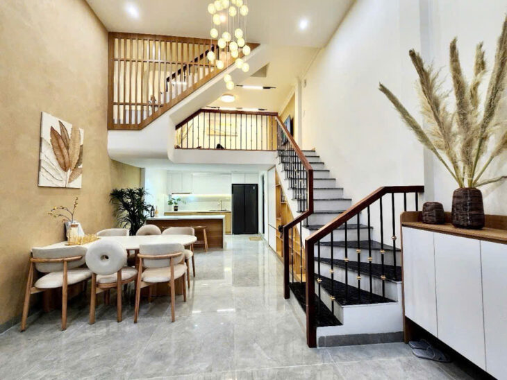 Bán nhà 5 tầng lô góc phố Bạch Mai .Nhà đẹp ở ngay thiết kế hiện đại tối ưu công năng sử dụng.Giá