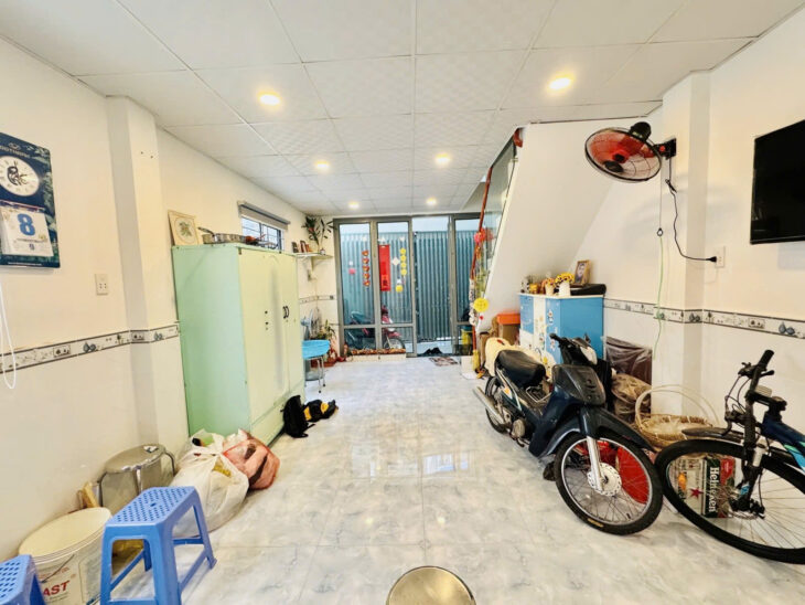 BÁN NHÀ 3 TẦNG, 50M2 cách Hoàng Sa 10m, NGÕ NGUYỄN VĂN NGUYỄN, QUẬN 1 – GIÁ 9.6 TỶ – SỔ ĐỎ