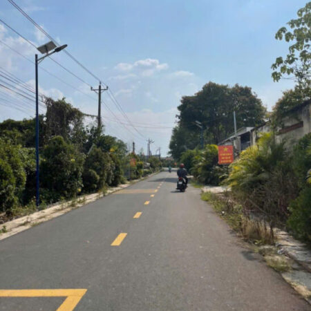 MẶT NHỰA Phú giáo BINH DƯƠNG ,cần ra gấp giá tốt DT 250 m2 -100m2 thổ cư 300tr CÔNG CHỨNG ngay.