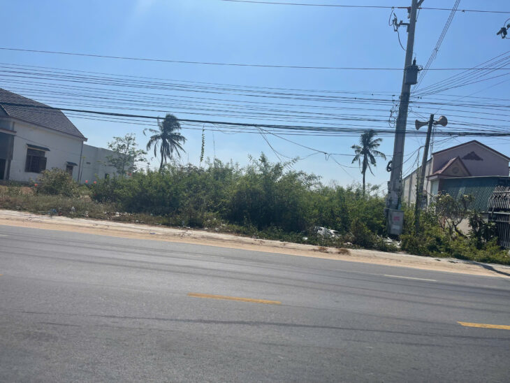 Đất ngộp! 10m mặt tiền Nguyễn Chí Thanh, Thị xã LaGi chỉ 400tr/m ngang