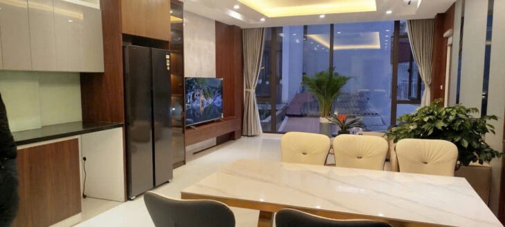 **Phố Trạm, Long Biên: Nhà mới 7 tầng, thang máy, mặt tiền 5m, giá tốt nhất thị trường!**