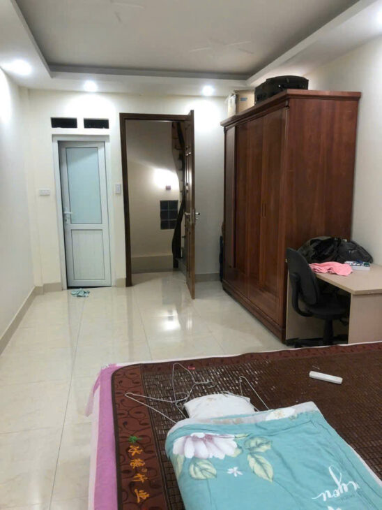 BÁN NHÀ 192 LÊ TRỌNG TẤN .6,25 Tỷ. Ngõ nông thoáng, sạch sẽ. • Pháp lý: Sổ đỏ riêng.