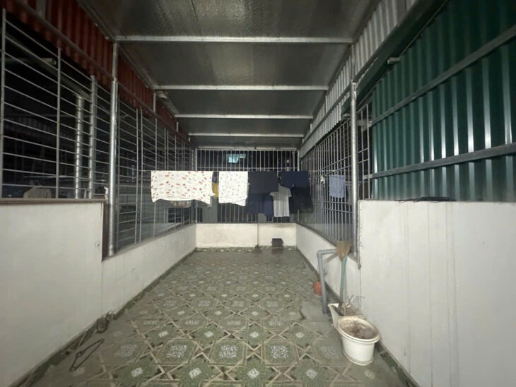 BÁN NHÀ 192 LÊ TRỌNG TẤN .6,25 Tỷ. Ngõ nông thoáng, sạch sẽ. • Pháp lý: Sổ đỏ riêng.