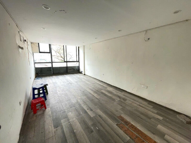 Bán nhà mặt phố Văn Cao 4 Tầng 42m MT 4m KD Đỉnh giá 38.5 tỷ 0878168006