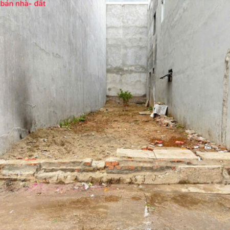 Đất đẹp Chi Đông, Mê Linh, HN. Đường thông, oto đỗ cửa. Vị trí đẹp, ngay trung tâm thị trấn.