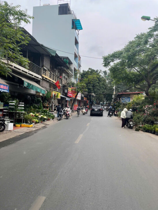 CẦN BÁN ĐẤT MẶT PHỐ HOÀNG HOA THÁM, 75M, 2 mặt phố- mặt tiền trên 5m, 21 tỷ, kd sầm uất