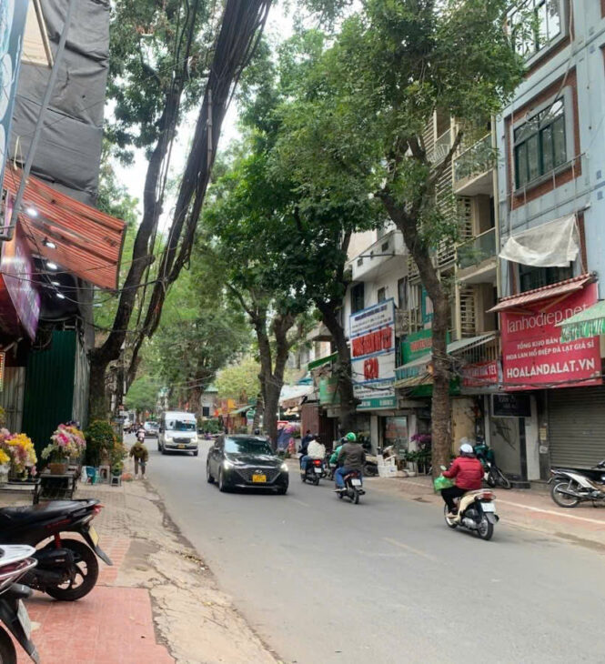 CẦN BÁN ĐẤT MẶT PHỐ HOÀNG HOA THÁM, 75M, 2 mặt phố- mặt tiền trên 5m, 21 tỷ, kd sầm uất