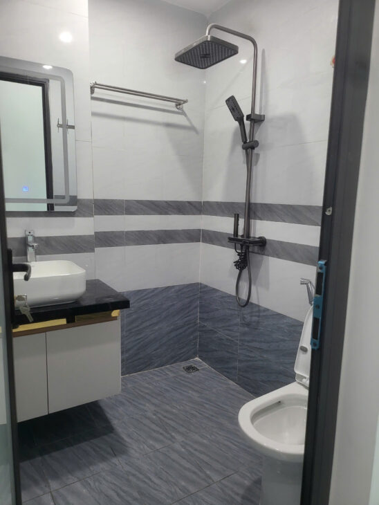 BÁN NHÀ TÂN MAI, 42M2, 5 TẦNG THANG MÁY NHỈNH 8 TỶ