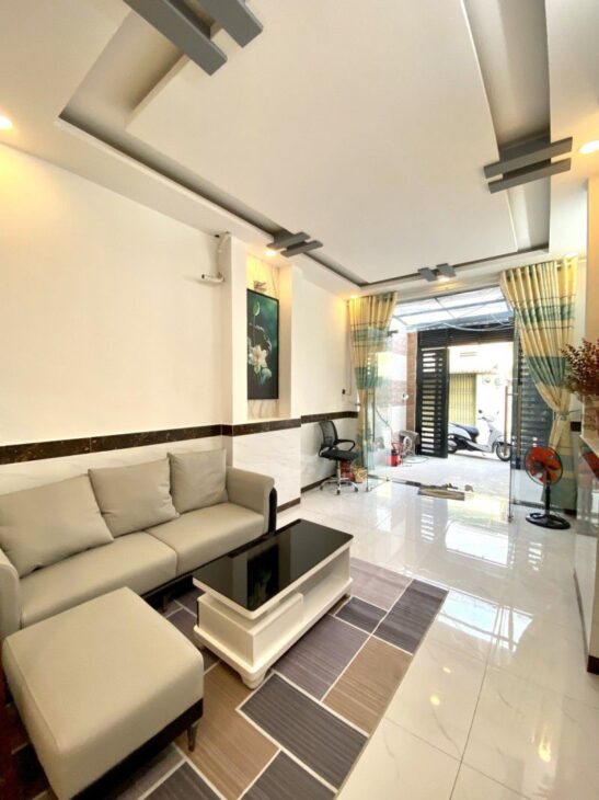 NHÀ 2 TẦNG – HẺM XE TẢI QUAY ĐẦU – NGAY CHỢ HẠT ĐIỀU – GẦN BỆNH VIỆN QUẬN 12 – XE HƠI NGỦ TRONG