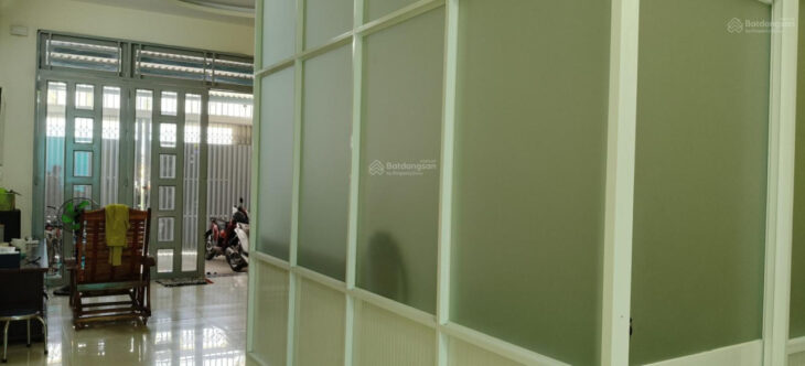 Bán nhà mặt tiền đúc 3 tầng 108 m2 (5mx21m), đường 10m, giá cháo 7tỷ5, KDC sầm uất, đầy đủ tiện