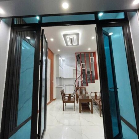 CHÍNH CHỦ CẦN BÁN NHÀ TÂN MAI LÔ GÓC Ô TÔ NHỎ ĐÔ CỔNG, 28M2, 5 TẦNG, GIÁ 6 TỶ