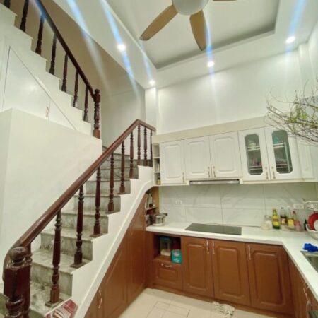 Nhà Kim Ngưu,HBT, nhà 4T chắc chắn, dân xây, mt rộng, ngõ thoáng,6.96 tỷ