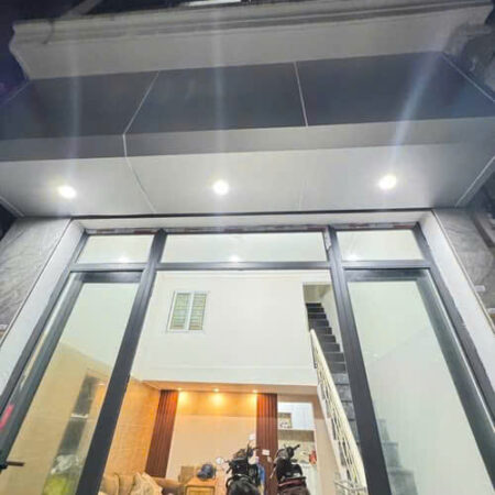 Bán nhà Nguyễn Chính, Hoàng Mai, vị trí đẹp, gần ô tô, 30m2x4T, MT5m, giá 3.98 tỷ