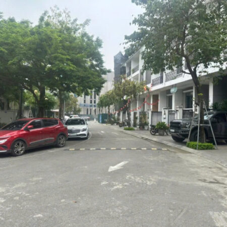 BIỆT THỰ HDI HOMES – MẠC THÁI TÔNG – 200M² x 5 TẦNG – 3 MẶT THOÁNG – VIEW VƯỜN HOA – 56 TỶ