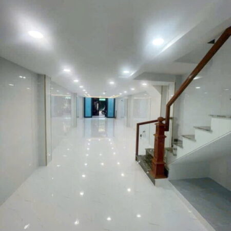 Nhà mới sang trọng làm Hotel Mặt tiền Âu Dương Lân P3Q8