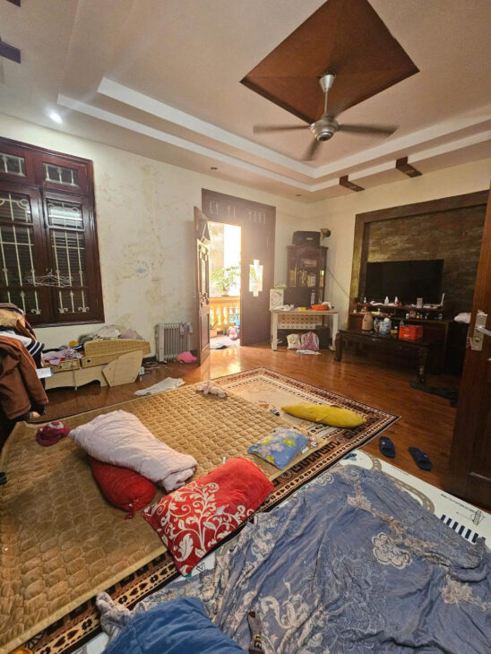 BIỆT THỰ SÂN VƯỜN – LA THÀNH, GIẢNG VÕ – 128/135M x 4 TẦNG – NGÕ THÔNG KINH DOANH – Ô TÔ – 27.1 TỶ